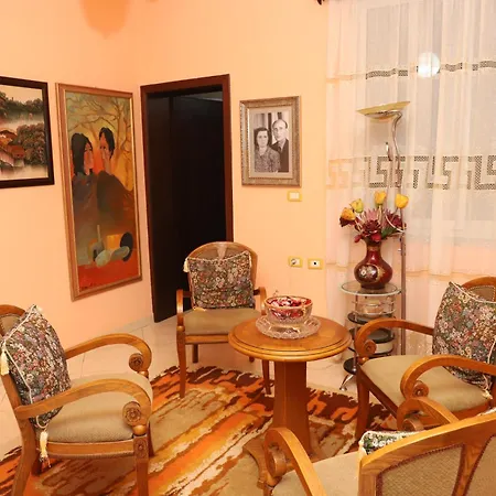 Guest House Veizaj City Centre Berat Exterior photo